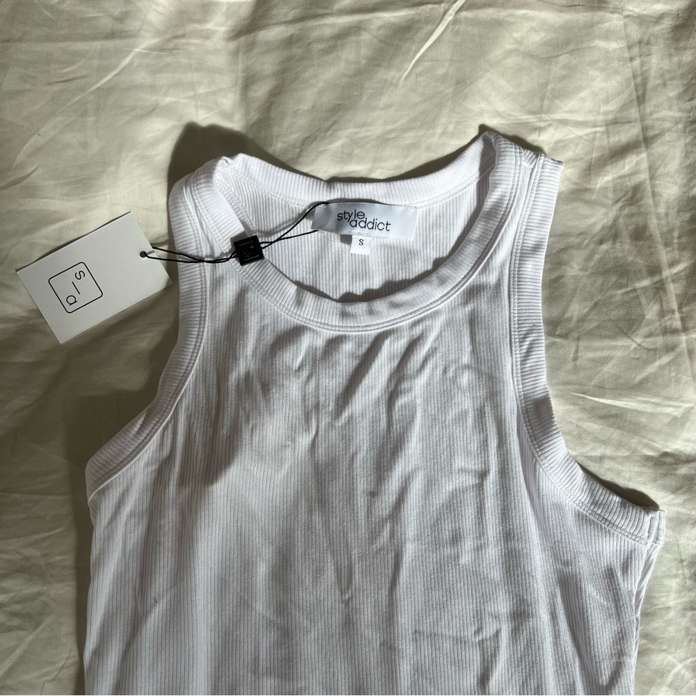 Style Addict Ribbed White Tank Basic - Picture 2 of 2